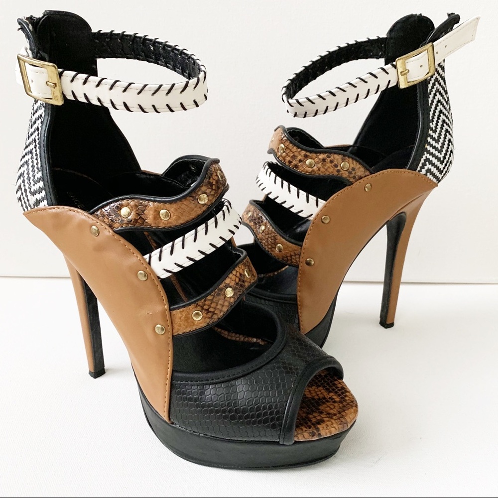 Tribal Pattern Stripped Heels